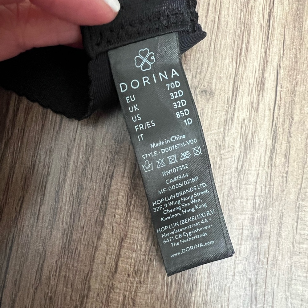 32D Bra Lot - Picture 2 of 4